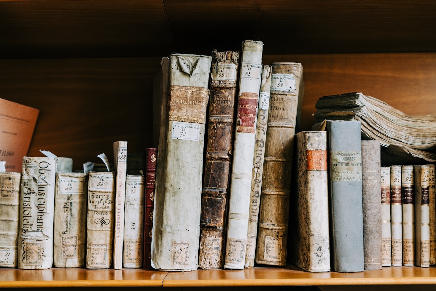 Esplorare Il Potere Dell’Ironia Nella Filosofia Moderna